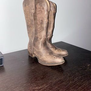 Western style cowgirl boot